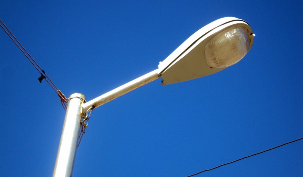 Alumbrado Público instala nuevas luminarias en Salgar y Solymar