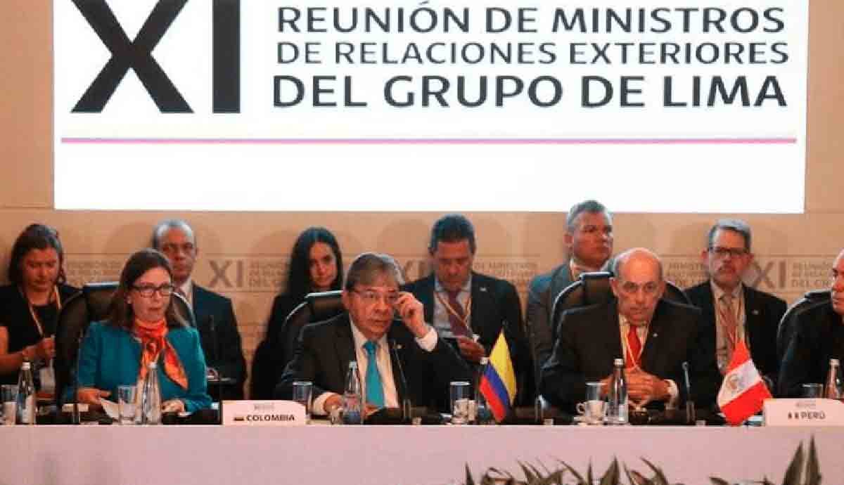 Hemos construido un cerco diplomático para solucionar el problema de Venezuela: Canciller Trujillo