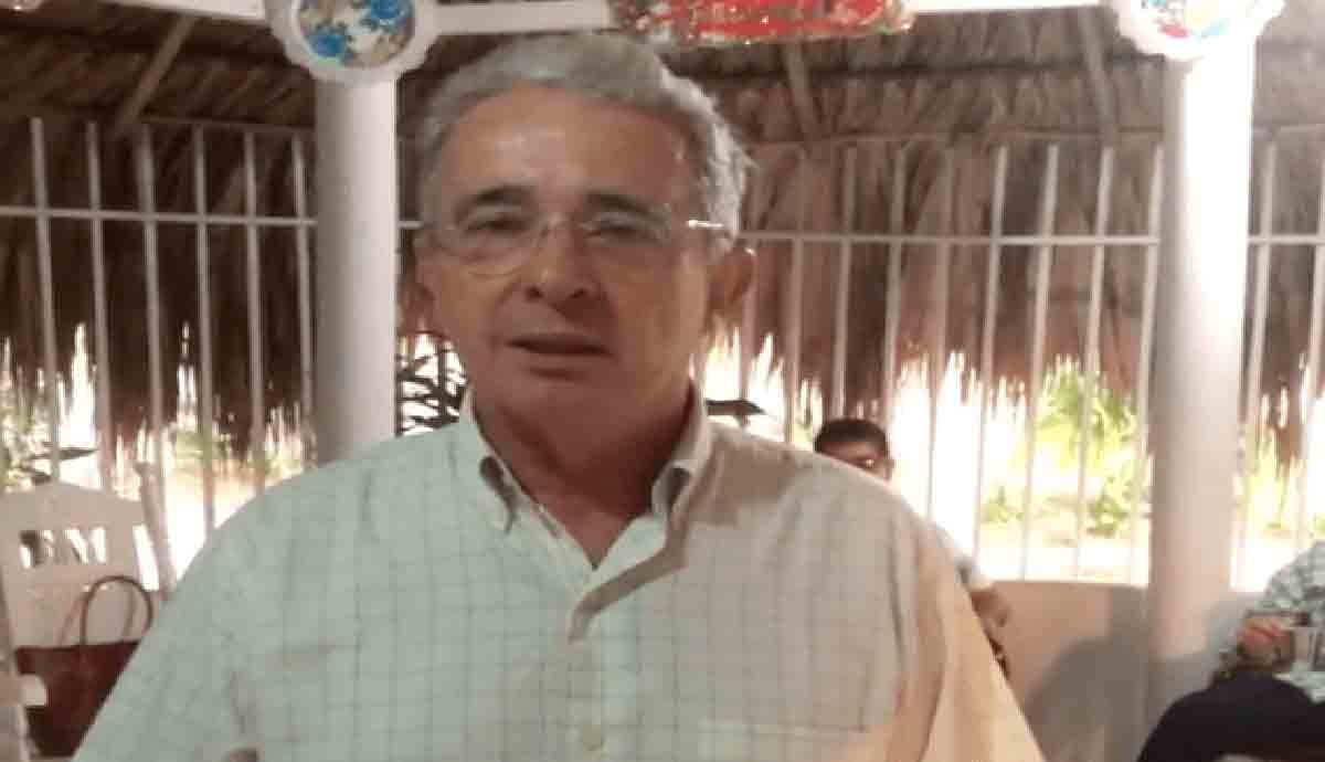 Ánimo Venezuela, ustedes pueden derrotar la dictadura: Uribe