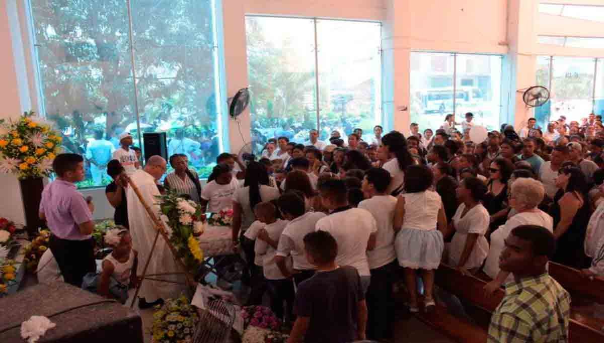 Tristeza y dolor durante sepelio de la pequeña Salomé Sofía Jiménez en el cementerio Universal