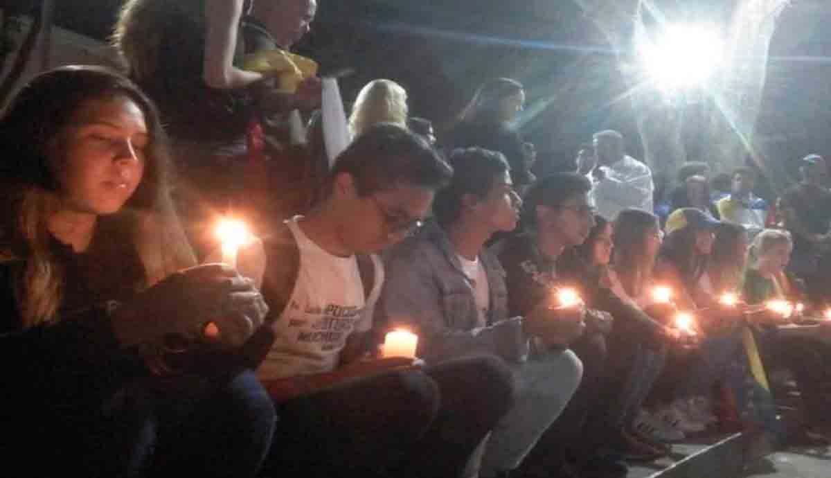 Velatón en Suba en rechazo al asesinato de ciclista de 34 años