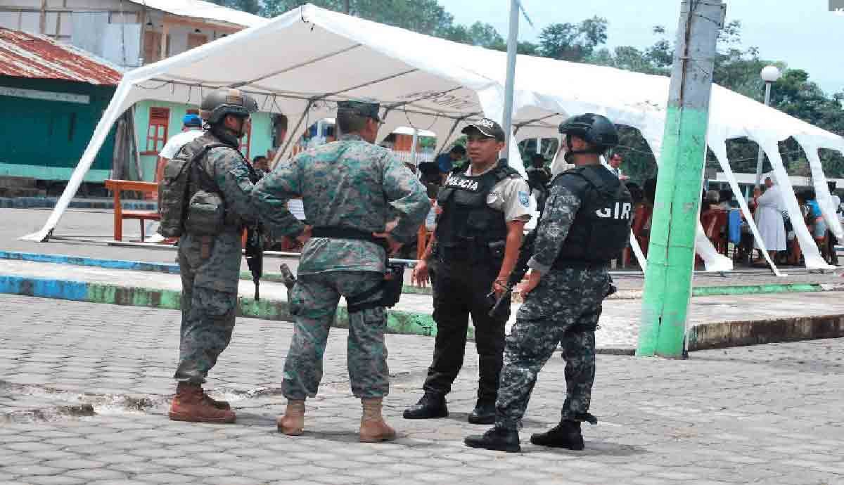 Aumenta cifra de refugiados colombianos en Ecuador por combates entre Ejército y disidencias de Farc