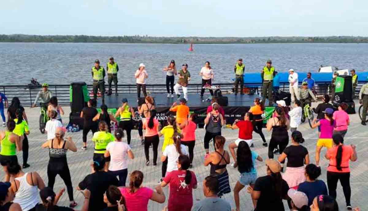 Con éxito Alcaldía y Policía lideran tardes deportivas para la mujer al ritmo de zumbaterapia