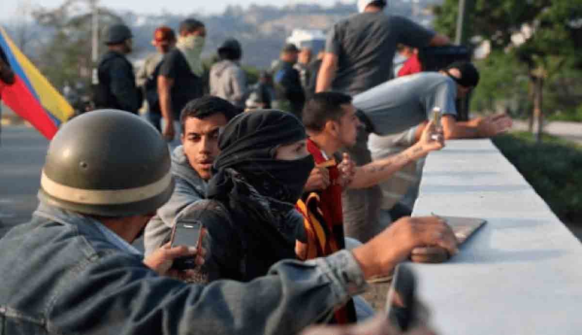 [En Vivo] Tensión en Caracas por intento golpista contra Maduro