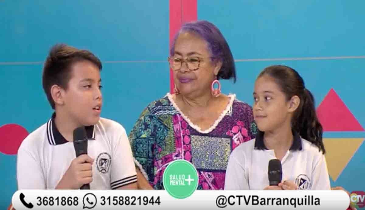 Jovenes de sexto grado trabajan en la prevención del bullying en la primaria