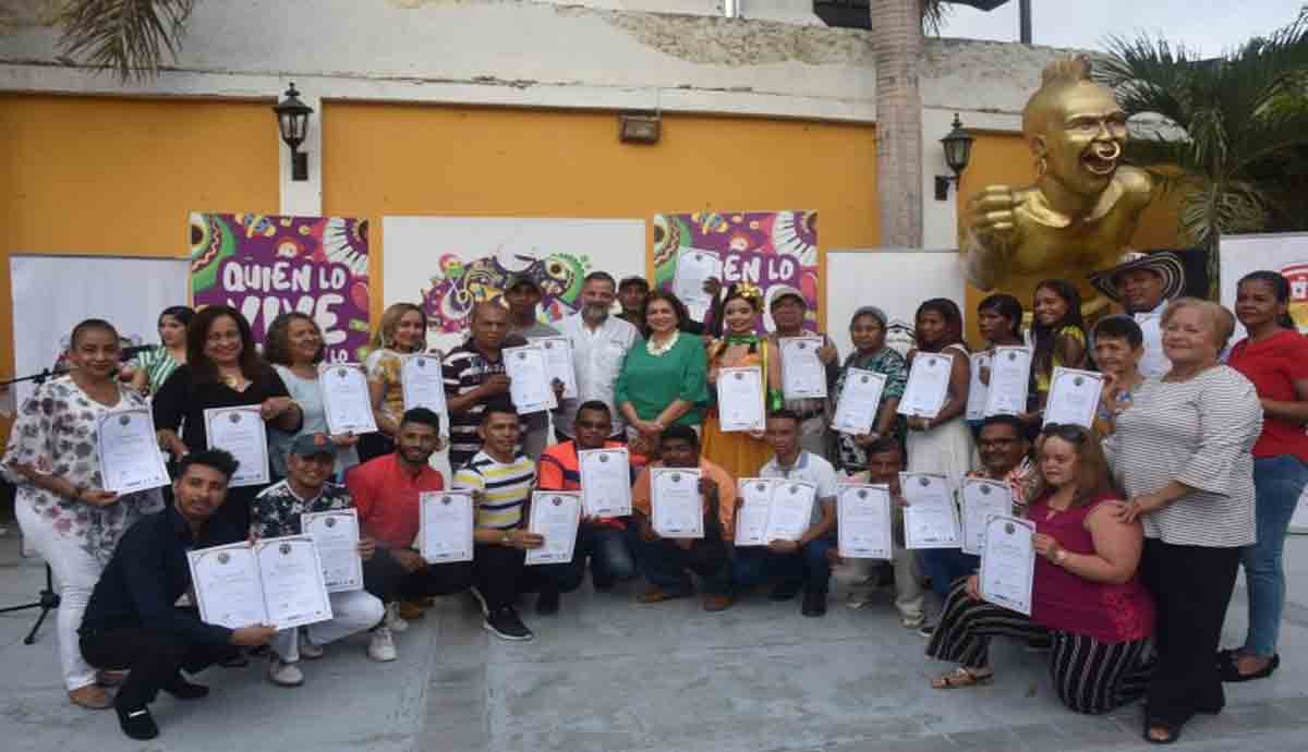 Entrega de reconocimiento a la excelencia de grupos y disfraces del Carnaval 2019