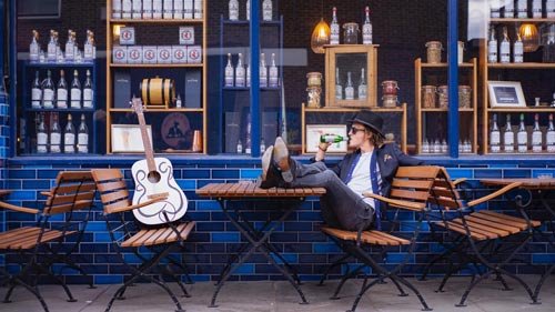 «London Nignth», lo nuevo de Charlie Freeman