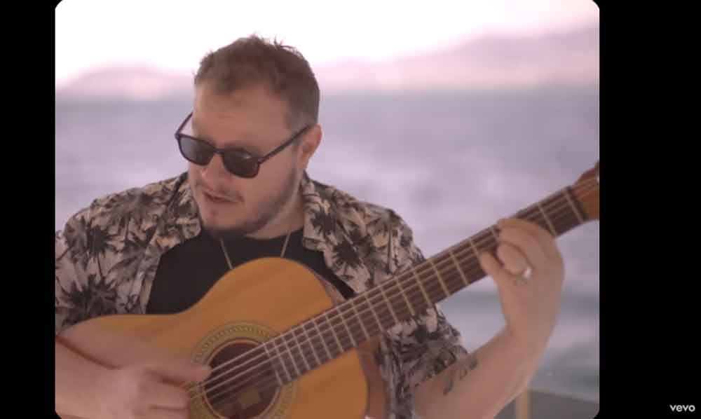 Leonel García presenta, “Sales Como El Sol”