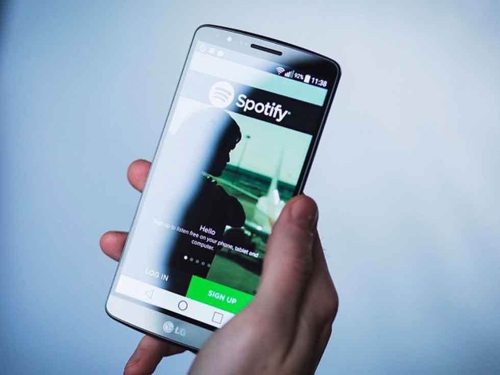 Spotify comienza a probar su propio asistente de voz