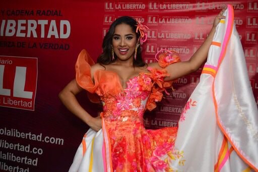 Una visita Real: Ashly Fadul, Reina del Carnaval de Soledad, se tomó La Libertad y contagió con su alegría