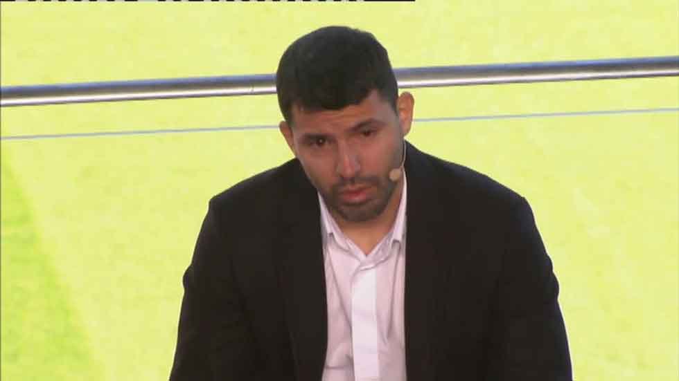 Entre lágrimas, Sergio ‘Kun’ Agüero anunció su retiro del fútbol