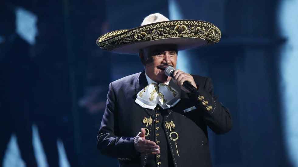 Vicente Fernández,  el ‘Charro de Huentitán’ falleció en en el Hospital Country 2000