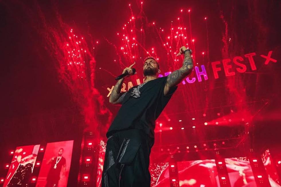 Maluma ya está pegado con «Junio»