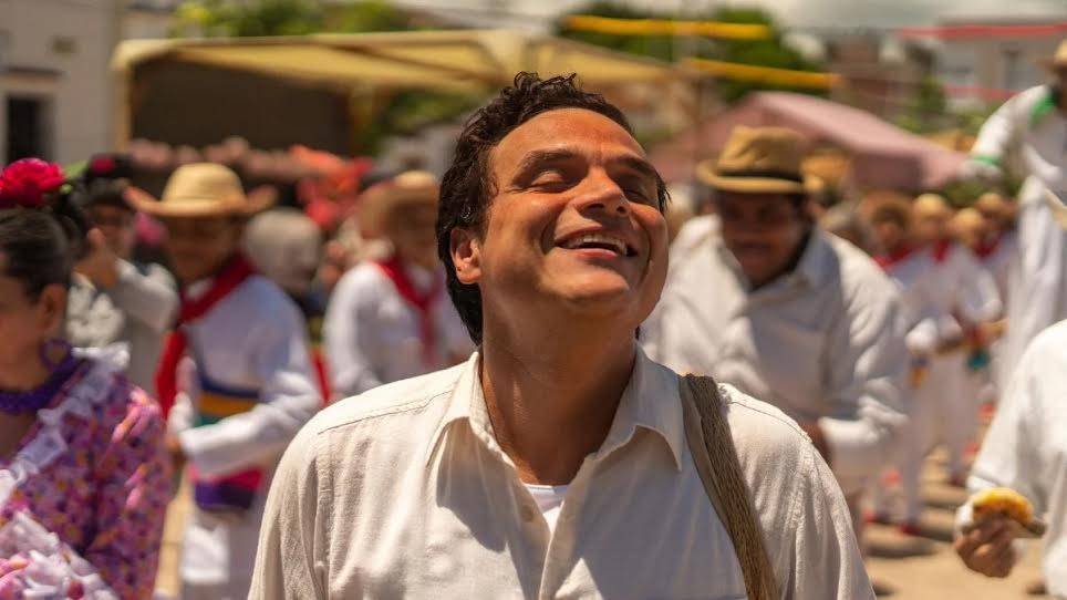 Carlos Bloom, manager de Silvestre Dangond, desmiente que el artista no cumpliera su contrato en el bionovela de Leandro Díaz