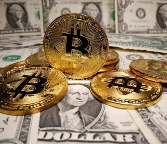 El bitcoin contra el dólar, ¿quién ganará?