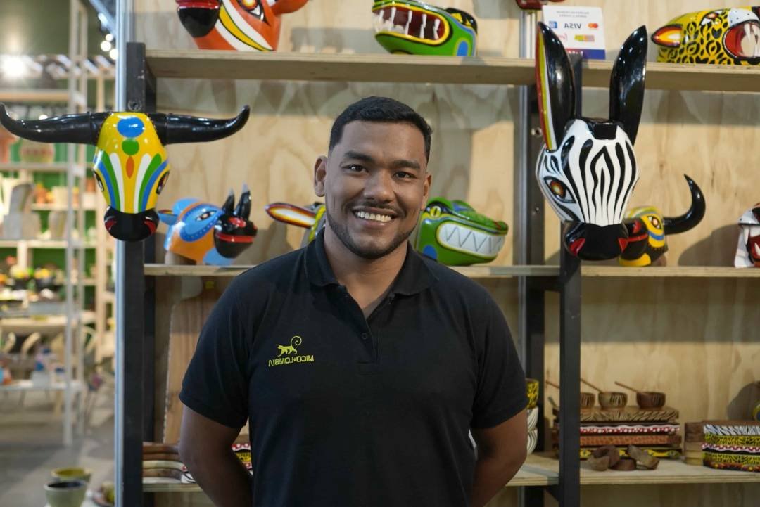Anthony Pertuz, artesano indígena Mokaná, fue galardonado con la Medalla a la Maestría Artesanal Contemporánea 2024