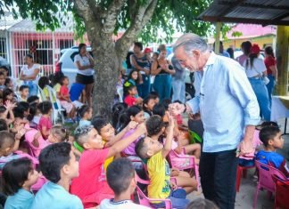 Gobernador del Atlántico, Eduardo Verano y la primera gestora social, Liliana Borrero, hicieron felices a 500 niños del Atlántico
