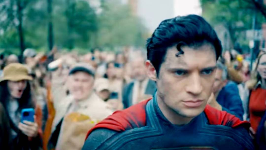Las primeras imágenes de Superman, lanzan tráiler oficial de la cinta que llegará en 2025