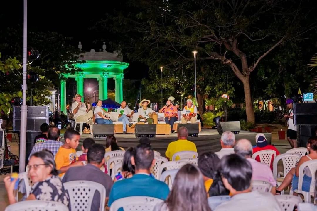 Con un grupo de invitados conocedores del Festival y su Danza del Caimán, se desarrolló el Foro ‘Ciénaga habla de Caimán’