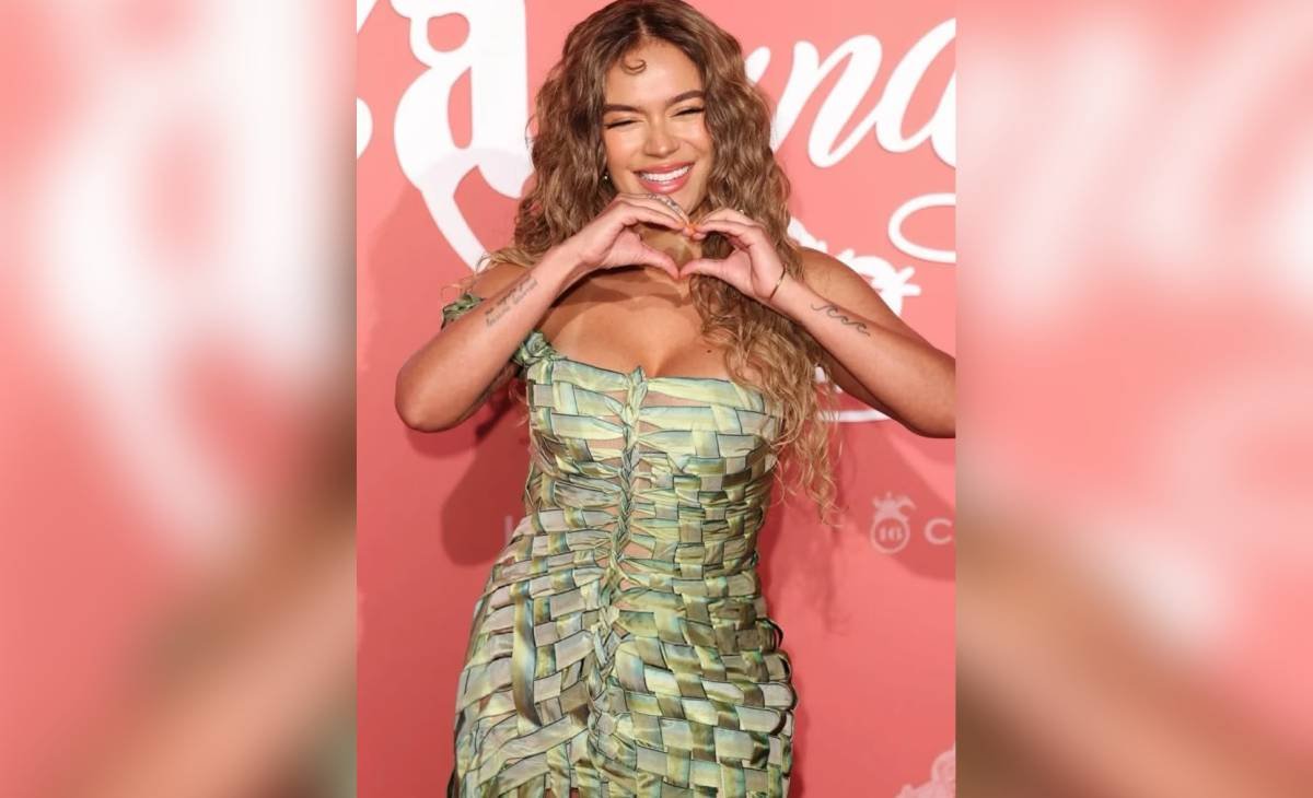 “La Bichota” eligió un diseño que deslumbró en 2010 del diseñador Jean-Paul Gaultier , revivió una reliquia