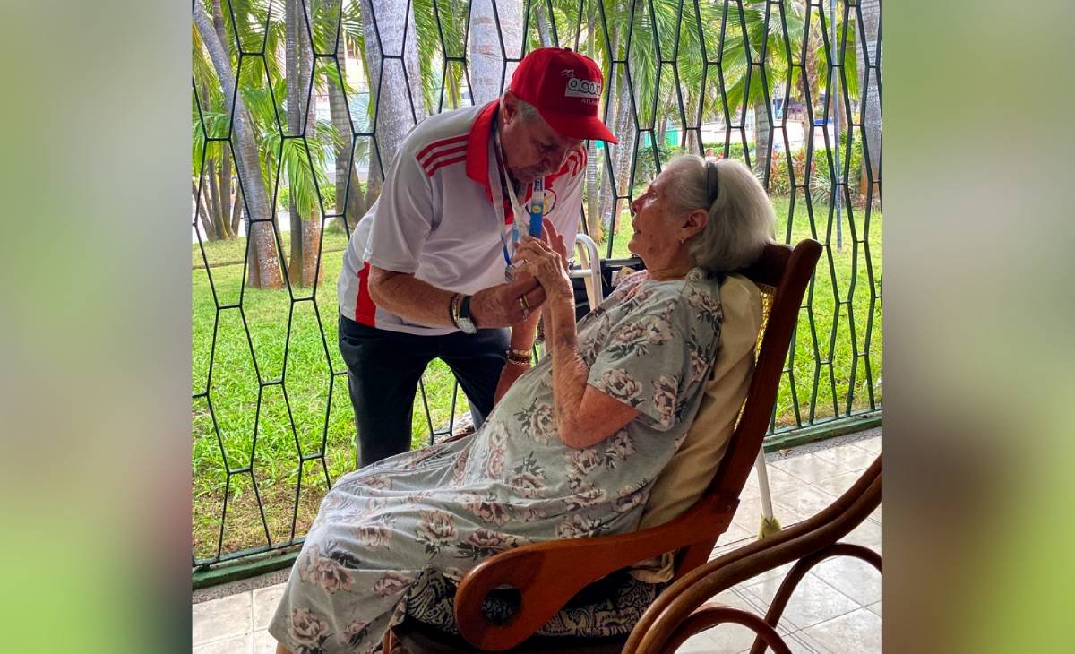 Roy Vergara Munarriz cumple promesa a su madre