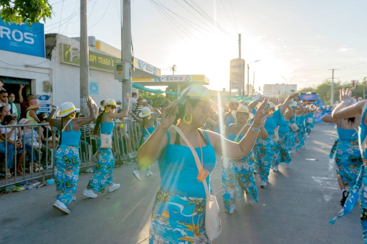 El Festival Mar de Acordeones desfiló con una comparsa que no pasó desapercibida en Santa Marta