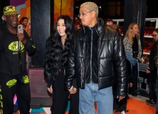Cher, cantante de 79 años explicó por qué los años no afectan su vínculo con Alexander “AE” Edwards, 40 años menor