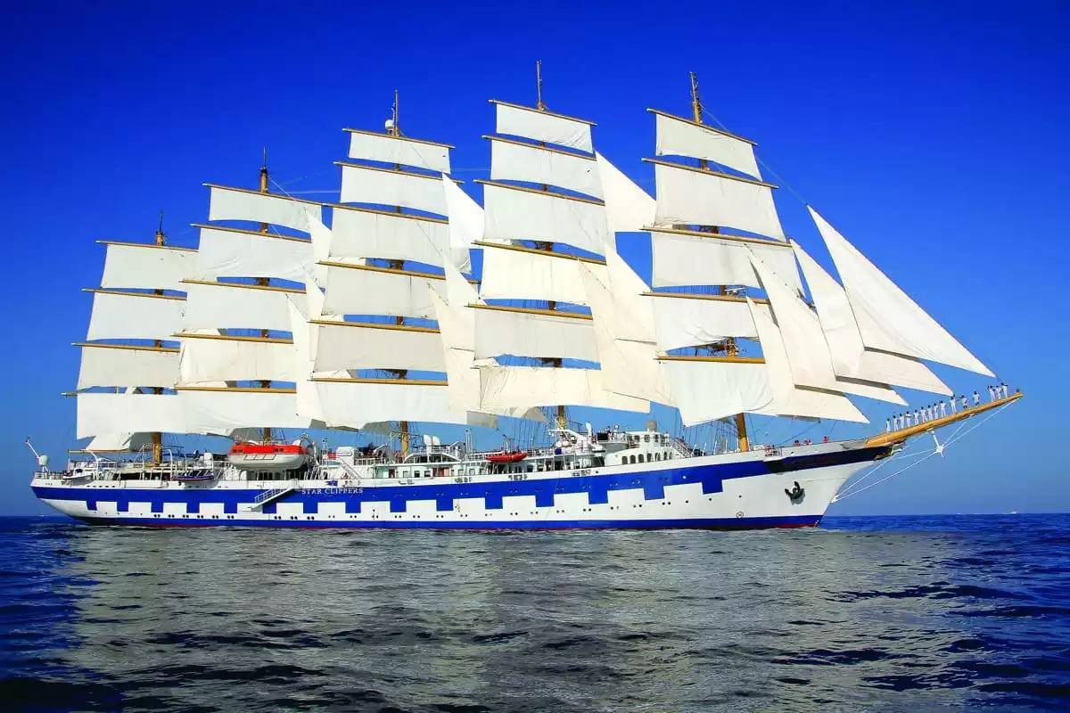La llegada del majestuoso velero Royal Clipper a Santa Marta marca el inicio de la temporada de cruceros 2025–2026