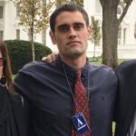 La policía de Los Ángeles mantiene bajo custodia a Nick Reiner , hijo de Rob Reiner tras ser encontrado responsable de asesinar a sus padres