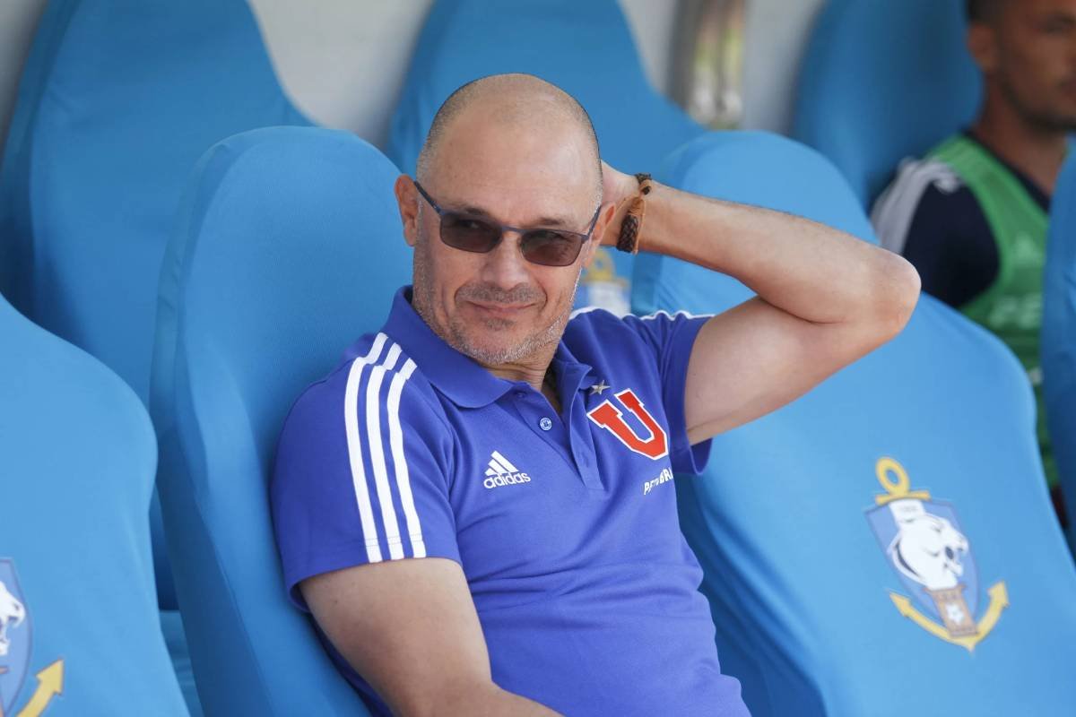 Al técnico de Junior, Alfredo Arias, lo veo enredado y preocupado