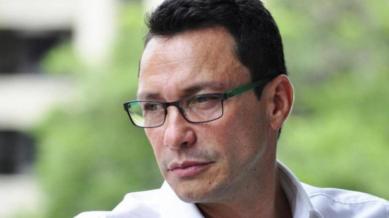 «Burdo montaje» y una «estrategia de desinformación»: El exgobernador de Magdalena y precandidato presidencial, Carlos Caicedo, se pronunció este jueves a través de su cuenta oficial en X